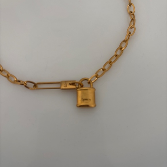 Locket Necklace NWT - Picture 2 of 4